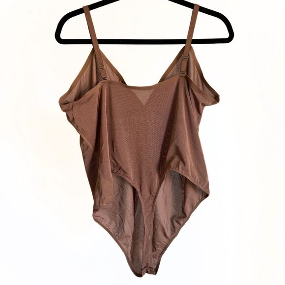 Skims Sheer Sculpt Thong Bodysuit - Jasper - 4x - Picture 2 of 7